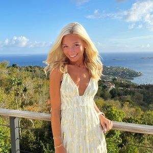 Meet your Posher, Chloe